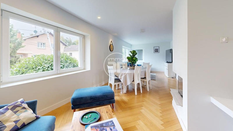 Maison - 140 m² - 5 pièces