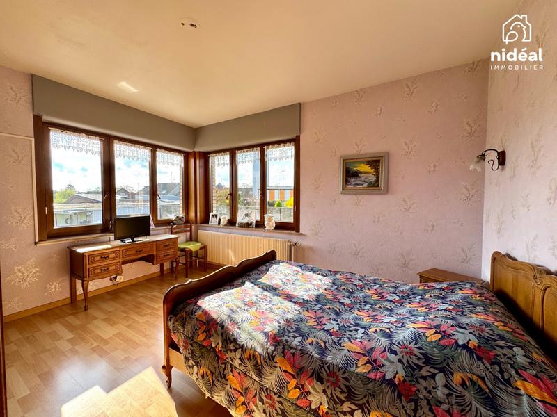 Maison - 185 m² - 8 pièces