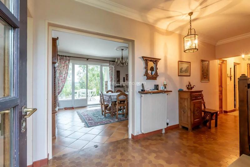 Maison - 210 m² - 9 pièces