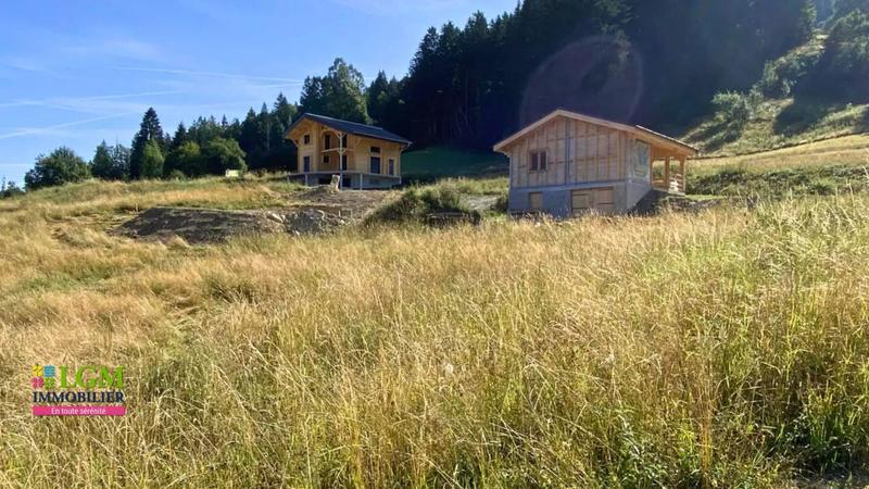 Terrain constructible - 734 m²