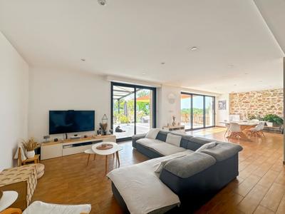 Maison - 185 m² - 4 pièces