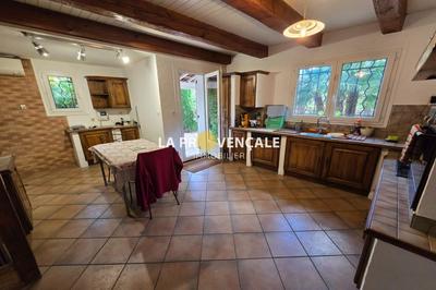 Maison - 176 m² - 9 pièces