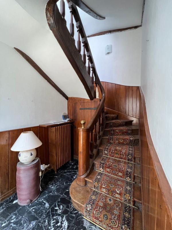 Maison - 208 m² - 8 pièces