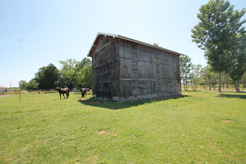 Grange - 83 m² - 1 pièce