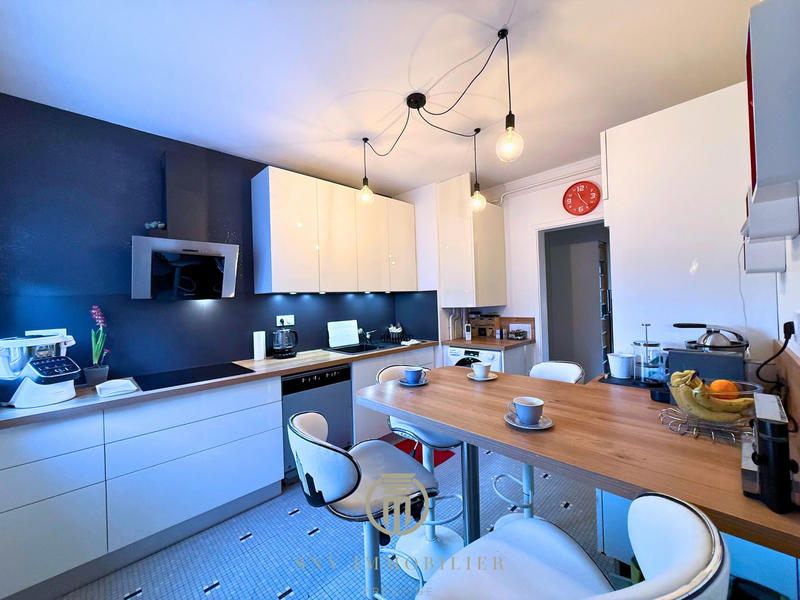 Appartement - 80 m² - 4 pièces