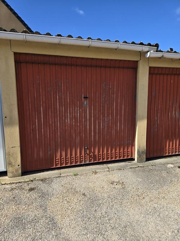 Parking / Garage - 12 m²