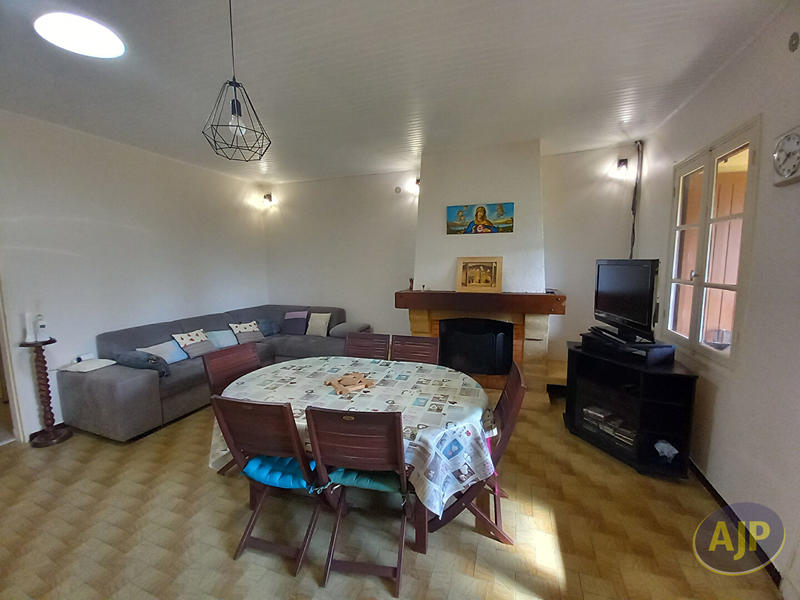 Maison - 99 m² - 4 pièces