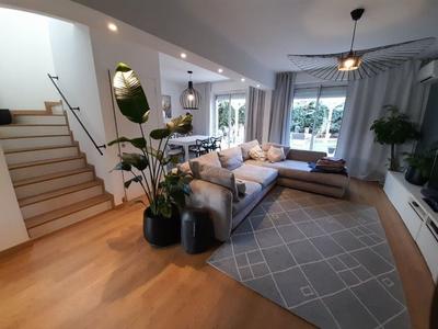 Maison traditionnelle - 86 m² - 4 pièces