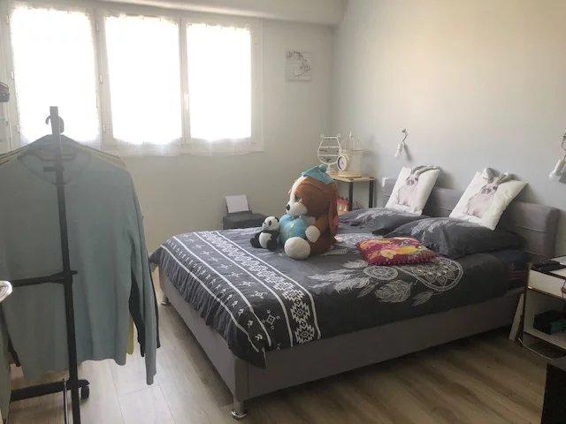 Appartement - 99 m² - 4 pièces