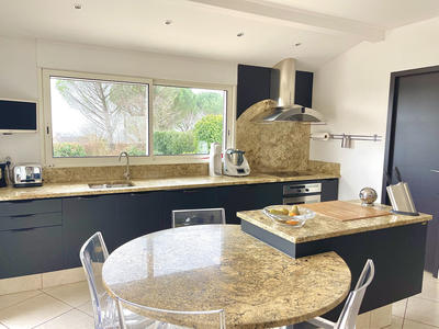 Villa - 228 m² - 6 pièces