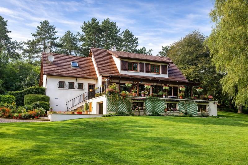 Maison - 200 m² - 8 pièces