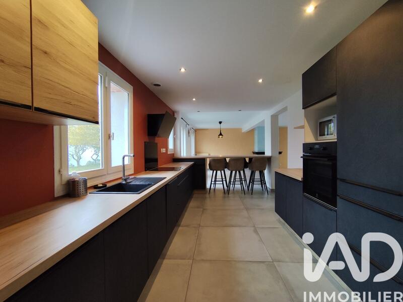 Maison - 140 m² - 7 pièces