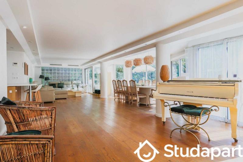 Appartement - 220 m² - 4 pièces