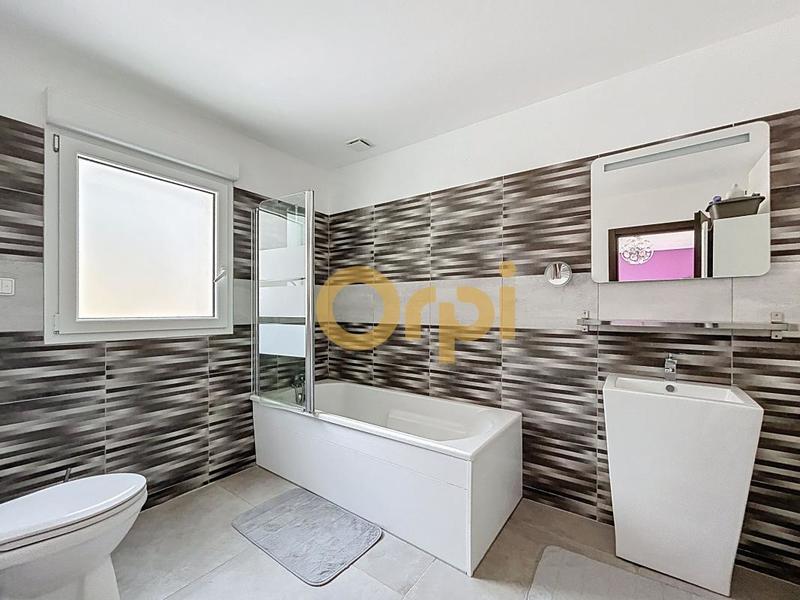 Villa - 208 m² - 4 pièces