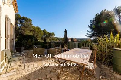 Maison traditionnelle - 107 m² - 4 pièces