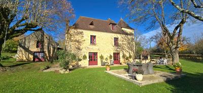 Demeure - 245 m² - 10 pièces