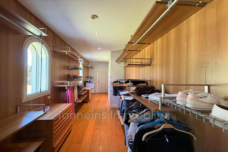 Maison - 700 m² - 21 pièces