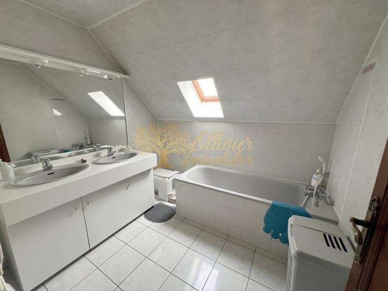 Pavillon - 130 m² - 6 pièces