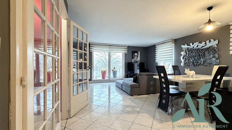 Appartement - 80 m² - 4 pièces