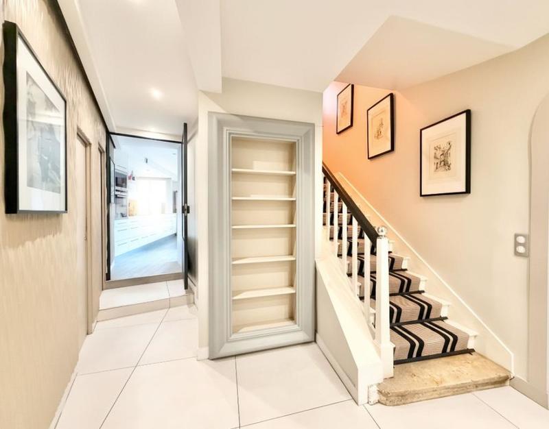 Maison de ville - 236 m² - 9 pièces