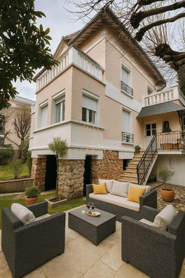 Maison ancienne - 195 m² - 6 pièces