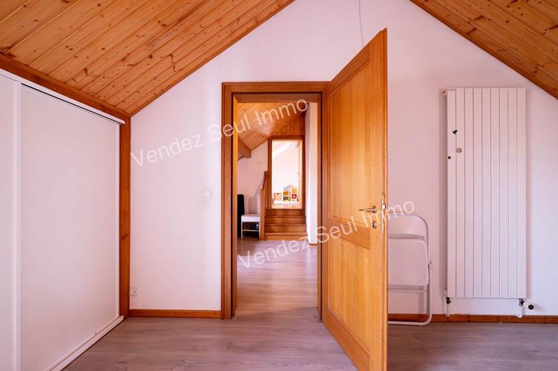 Maison traditionnelle - 223 m² - 7 pièces