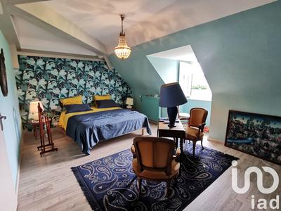 Maison - 221 m² - 7 pièces