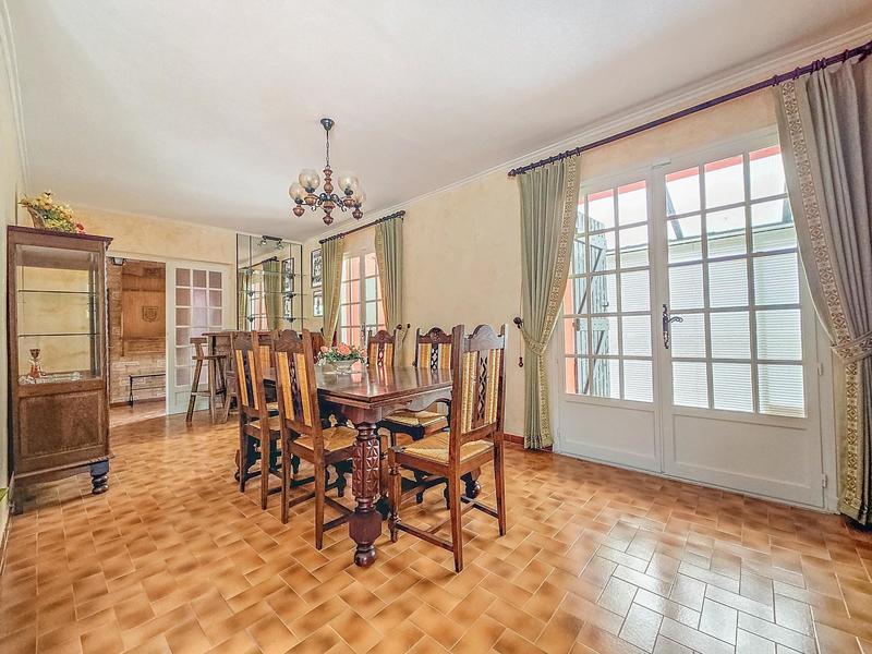 Maison - 179 m² - 6 pièces