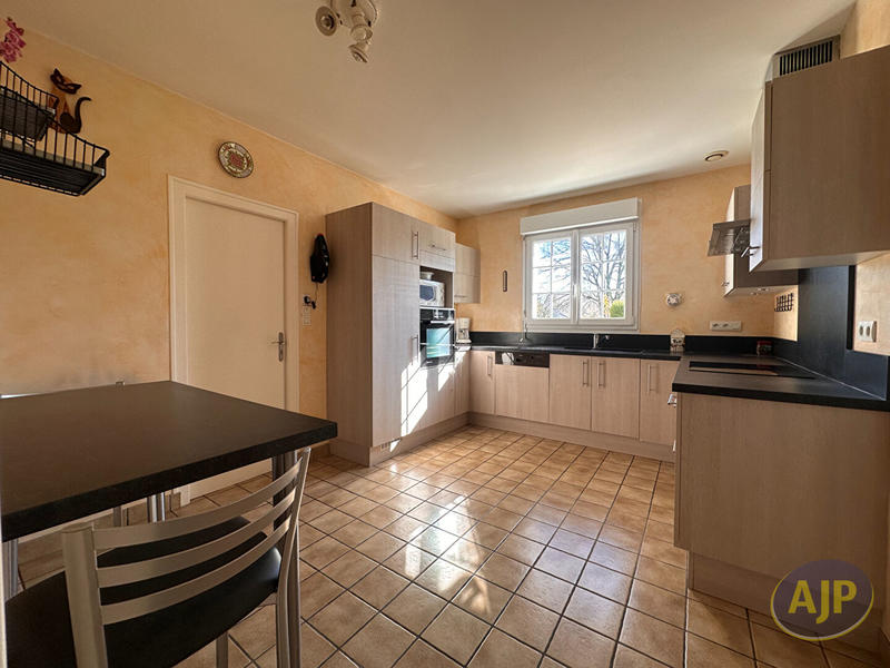 Maison - 145 m² - 5 pièces