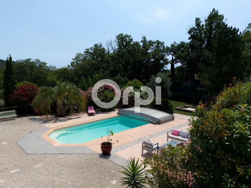 Maison - 250 m² - 5 pièces