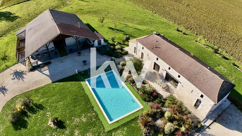 Maison - 956 m² - 10 pièces