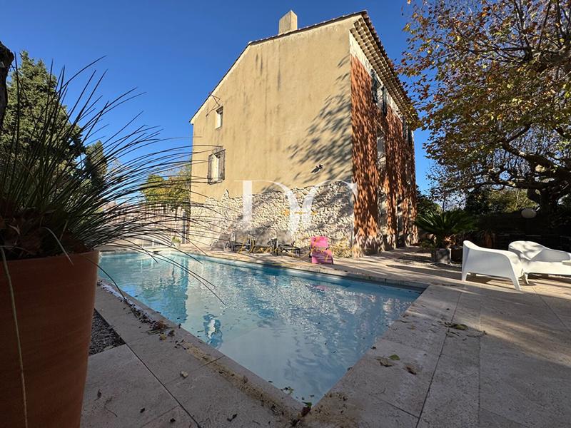 Maison ancienne - 322 m² - 10 pièces