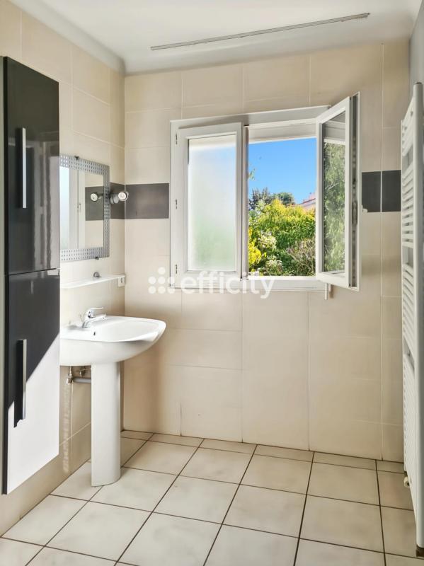 Villa - 143 m² - 7 pièces