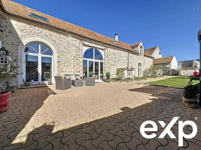 Maison - 285 m² - 8 pièces