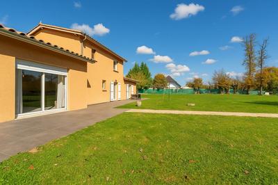 Maison - 210 m² - 8 pièces