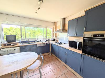 Appartement - 110 m² - 6 pièces