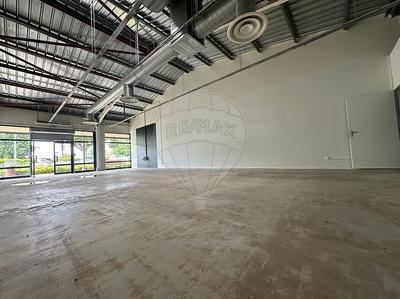 Local commercial - 166 m² - 3 pièces