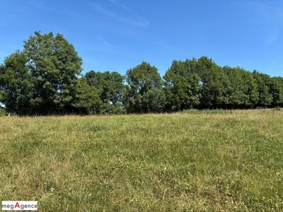 Terrain constructible - 2 810 m²