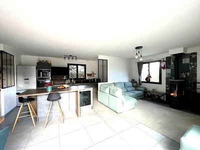 Maison - 102 m² - 4 pièces