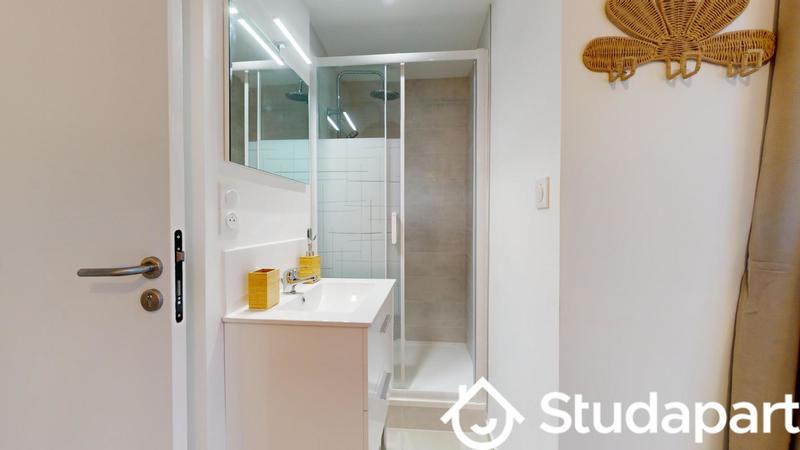 Chambre - 11 m² - 1 pièce