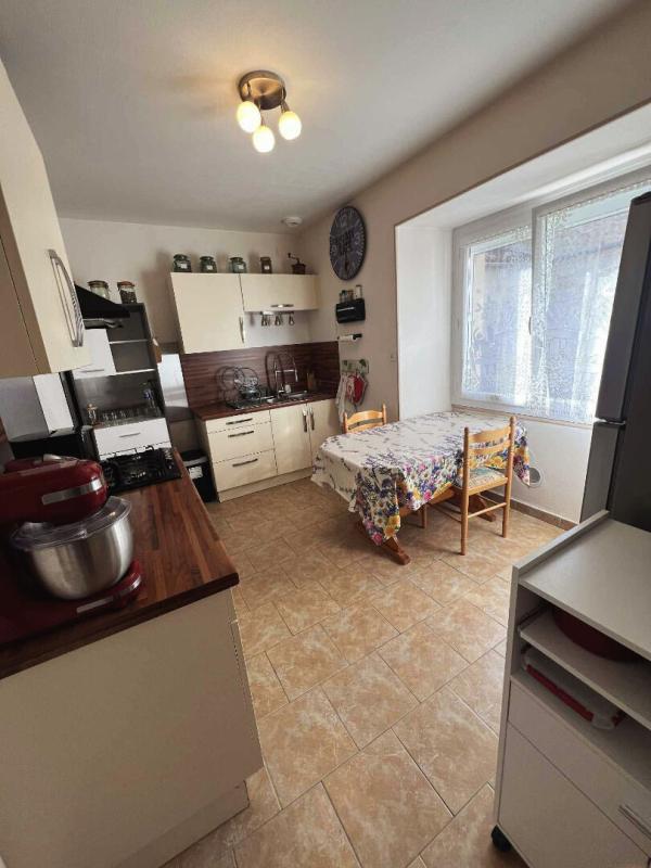 Maison - 80 m² - 5 pièces