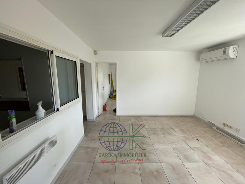 Local d'activités - 1 329 m²