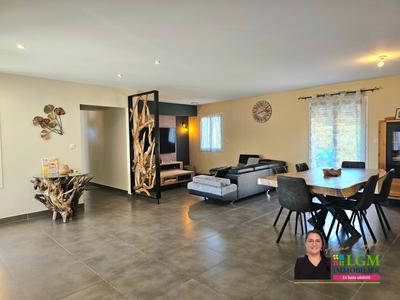 Maison - 141 m² - 5 pièces