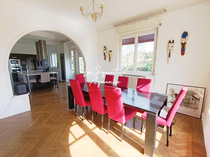 Maison - 217 m² - 7 pièces