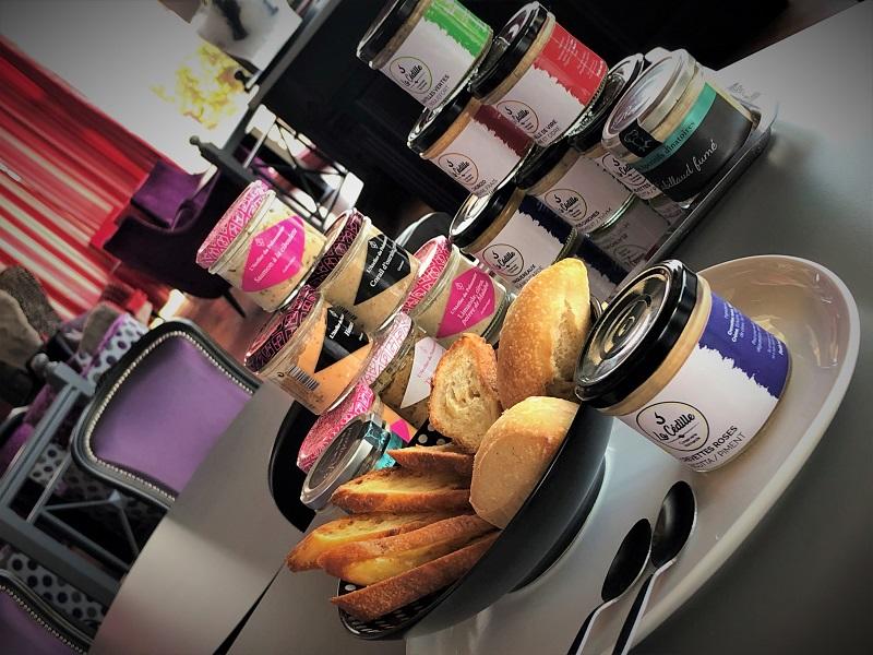 Andry-1867-Lounge Bar