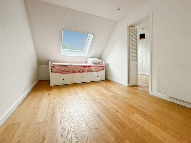 Maison - 96 m² - 6 pièces