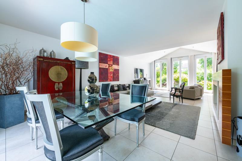 Maison contemporaine - 214 m² - 8 pièces