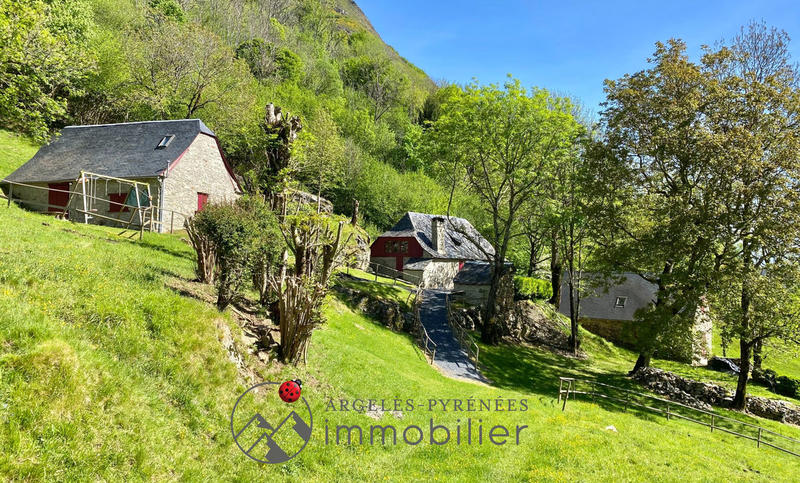 Maison - 223 m² - 8 pièces