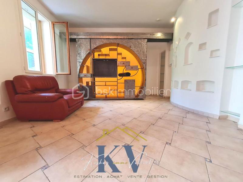 Studio - 86 m² - 5 pièces