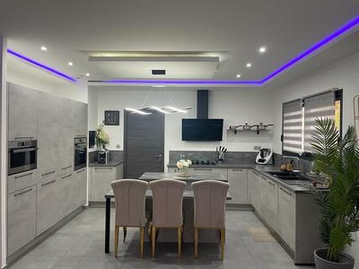 Maison traditionnelle - 152 m² - 7 pièces